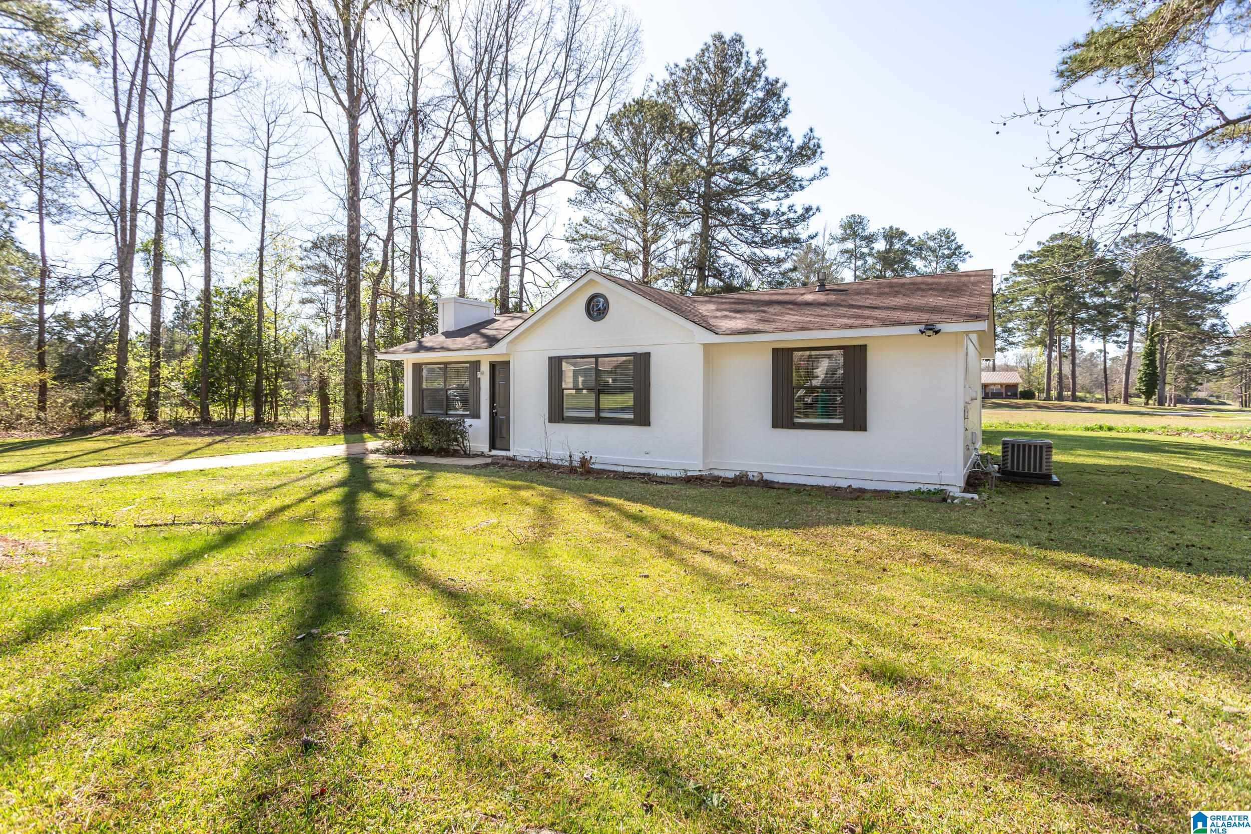 1502 Fillys Run Weaver, AL 36277 - Photo 3 of 32