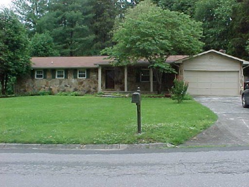 225 Briarcliff Avenue Oak Ridge, TN 37830 - Photo 1 of 1 Primary Photo