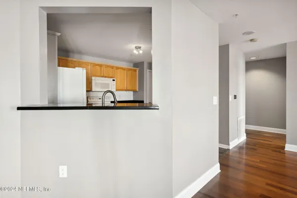 $2,950 | 400 East Bay Street, Unit 408, Jacksonville, FL 32202