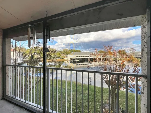 $1,600 | 185 North Pearl Lake Causeway, Unit 210, Altamonte Springs, FL 32714