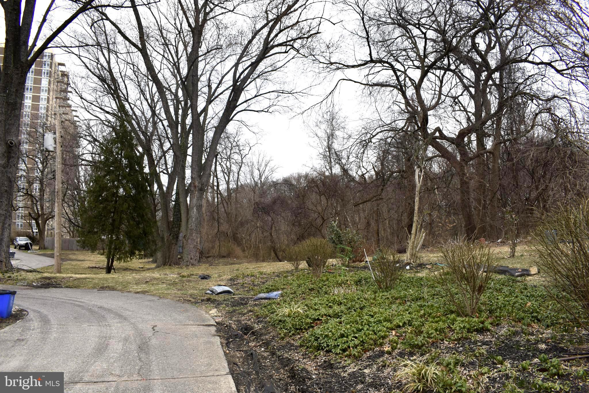 2723 East Country Club Road Philadelphia, PA 19131 - Photo 23 of 24 Easement leading back to Country Club Road