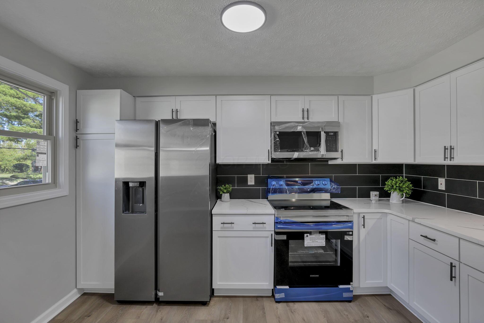2846 Petzinger Road, Unit 70 Columbus, OH 43209 - Photo 12 of 30 Kitchen