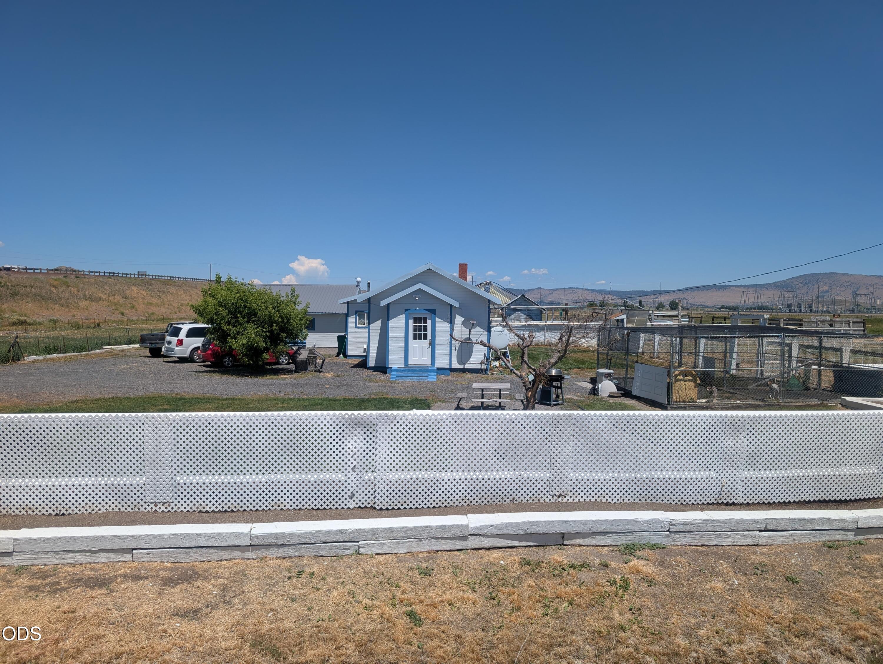 109 Miller Island Road Klamath Falls, OR 97603 - Photo 4 of 49