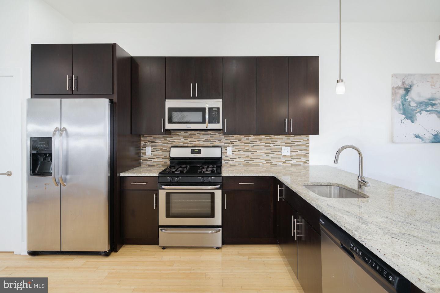 1119 North Howard Street Philadelphia, PA 19123 - Photo 2 of 29
