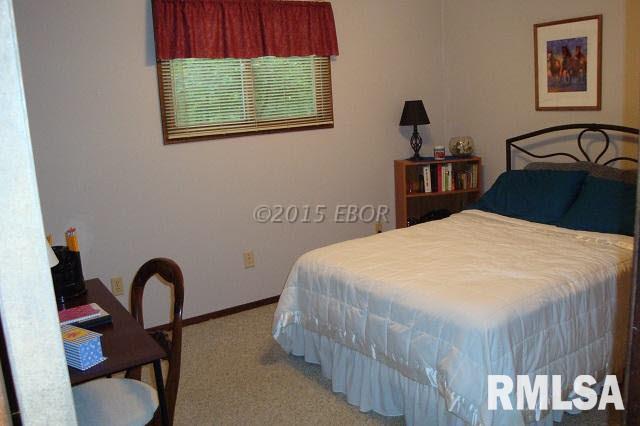 15697 Lakeview Road Mount Vernon, IL 62864 - Photo 13 of 17 Gallery Image 13
