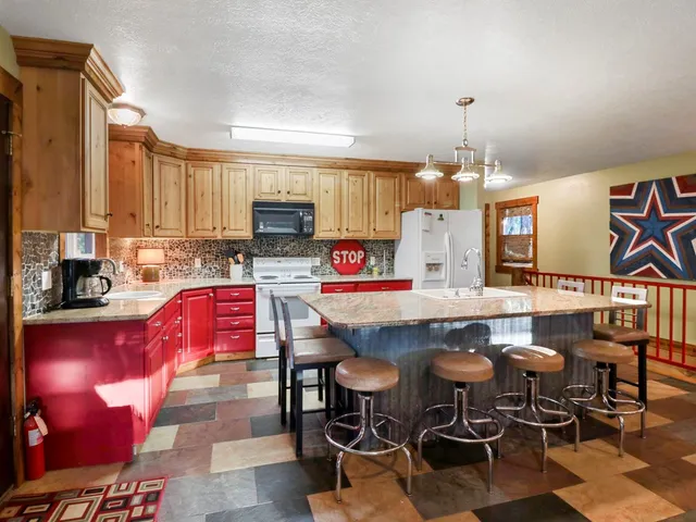 $849,000 | 605 West Mountain Road, Cascade, ID 83611