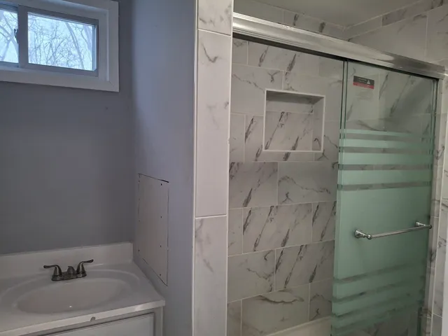 $2,500 | 14-18 Florence Street, Unit 2, Leominster, MA 01453