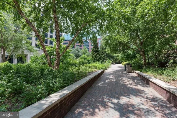 $2,575 | 4501 Arlington Boulevard, Unit 718, Arlington, VA 22203