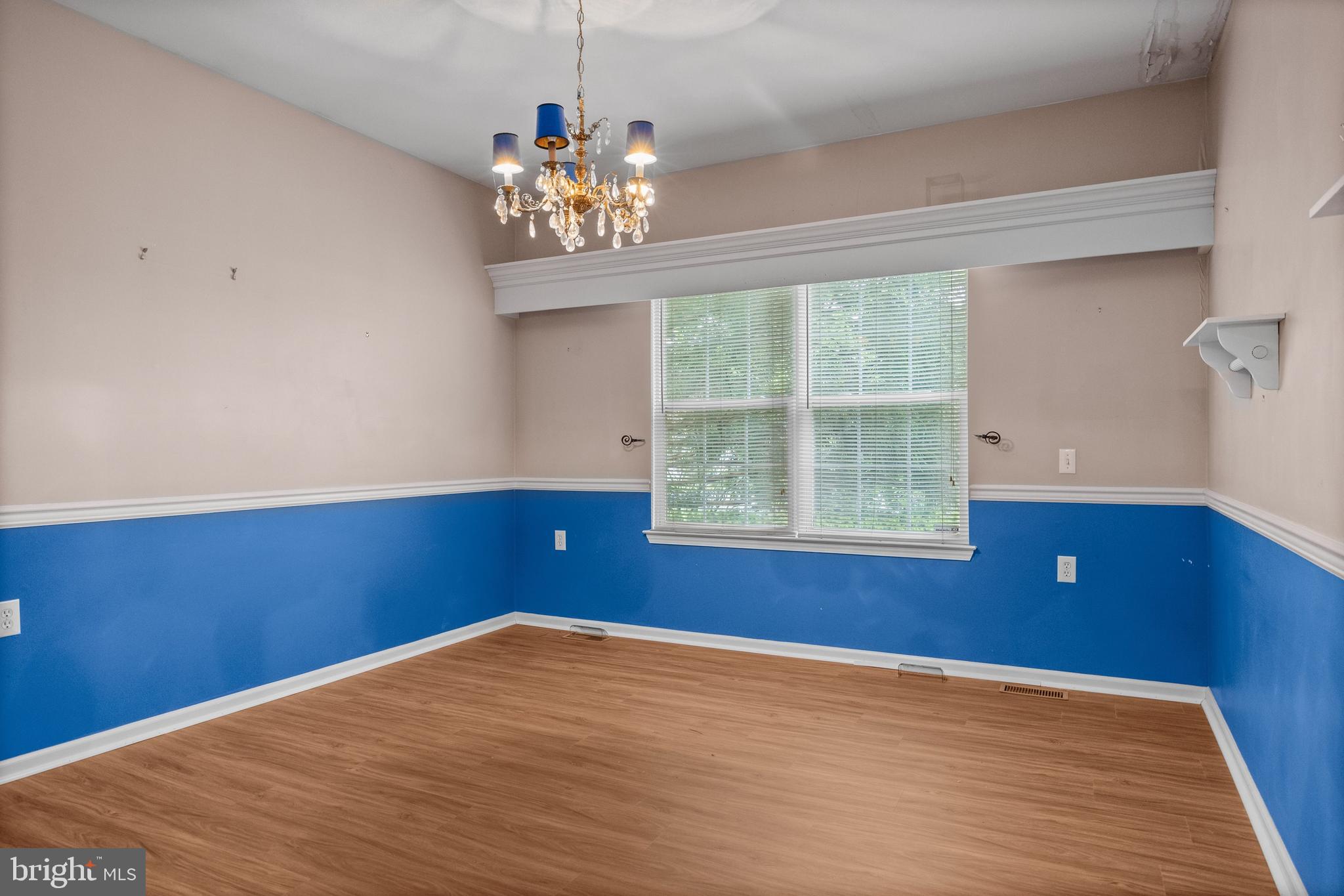 4 Tara Lane Delran, NJ 08075 - Photo 19 of 36 a view of empty room with wooden floor and fan