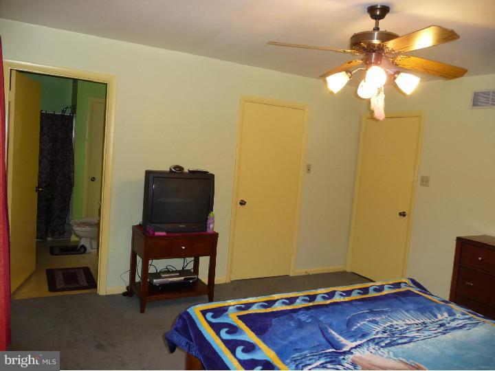 11 Viereck Road Woolwich Township, NJ 08085 - Photo 12 of 24 Bedroom - Main