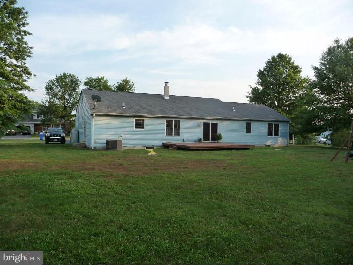 11 Viereck Road Woolwich Township, NJ 08085 - Photo 3 of 24 Exterior Back