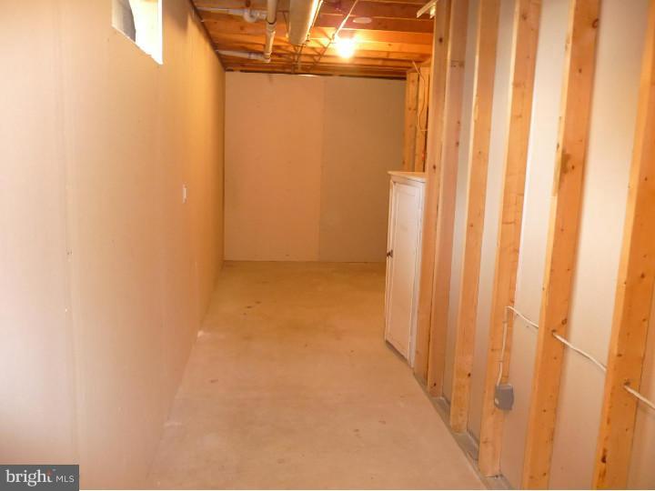 11 Viereck Road Woolwich Township, NJ 08085 - Photo 22 of 24 Walk-in Closet