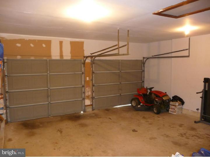11 Viereck Road Woolwich Township, NJ 08085 - Photo 23 of 24 Garage