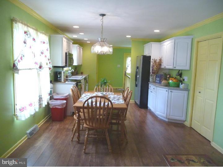 11 Viereck Road Woolwich Township, NJ 08085 - Photo 5 of 24 Kitchen