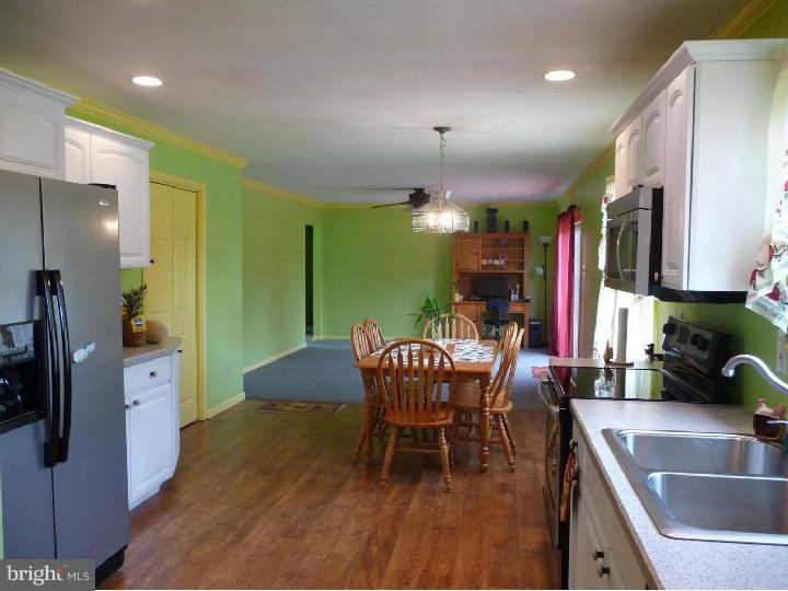 11 Viereck Road Woolwich Township, NJ 08085 - Photo 7 of 24 Kitchen