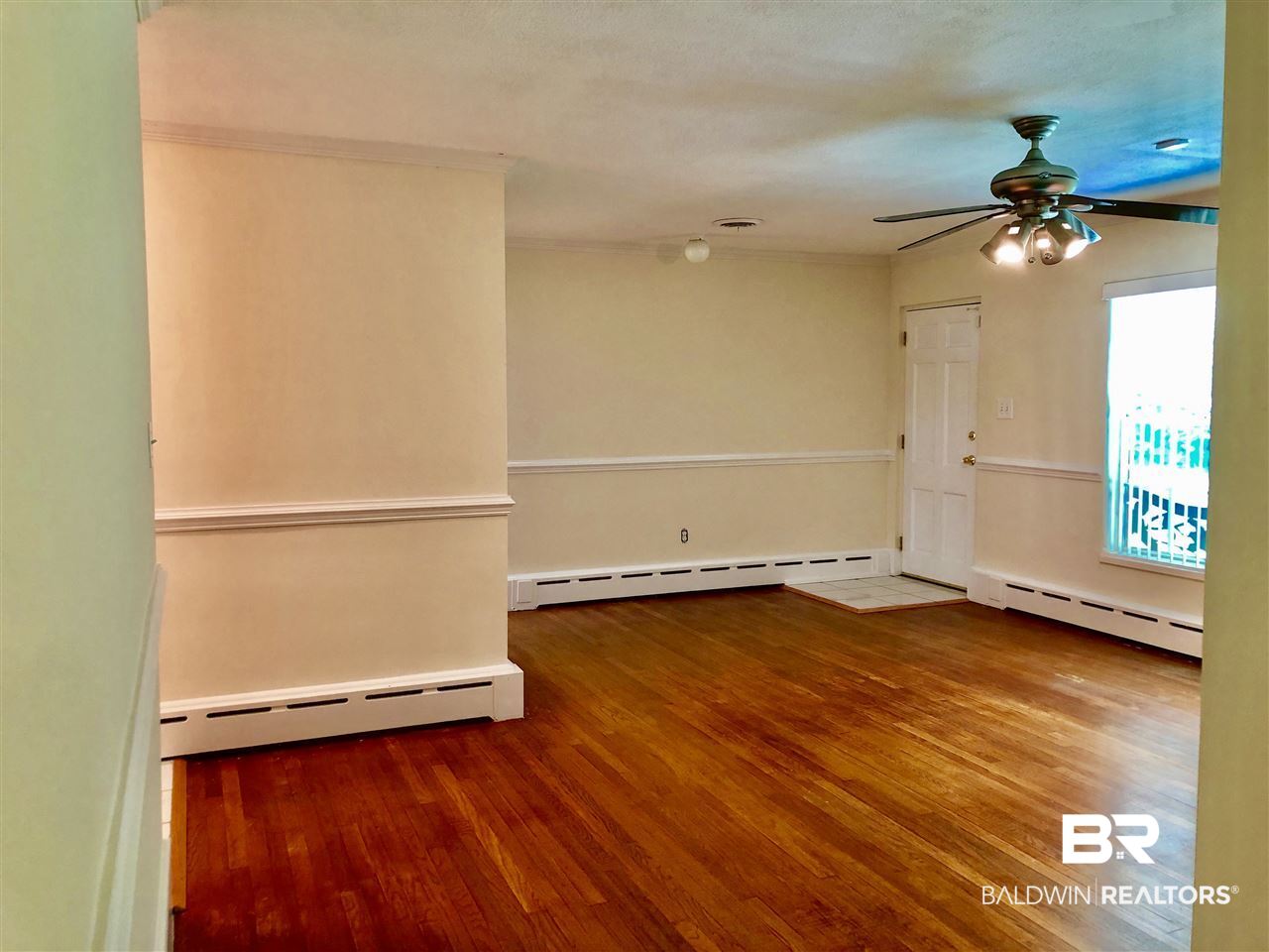 365 Gaines Avenue Mobile, AL 36609 - Photo 4 of 29