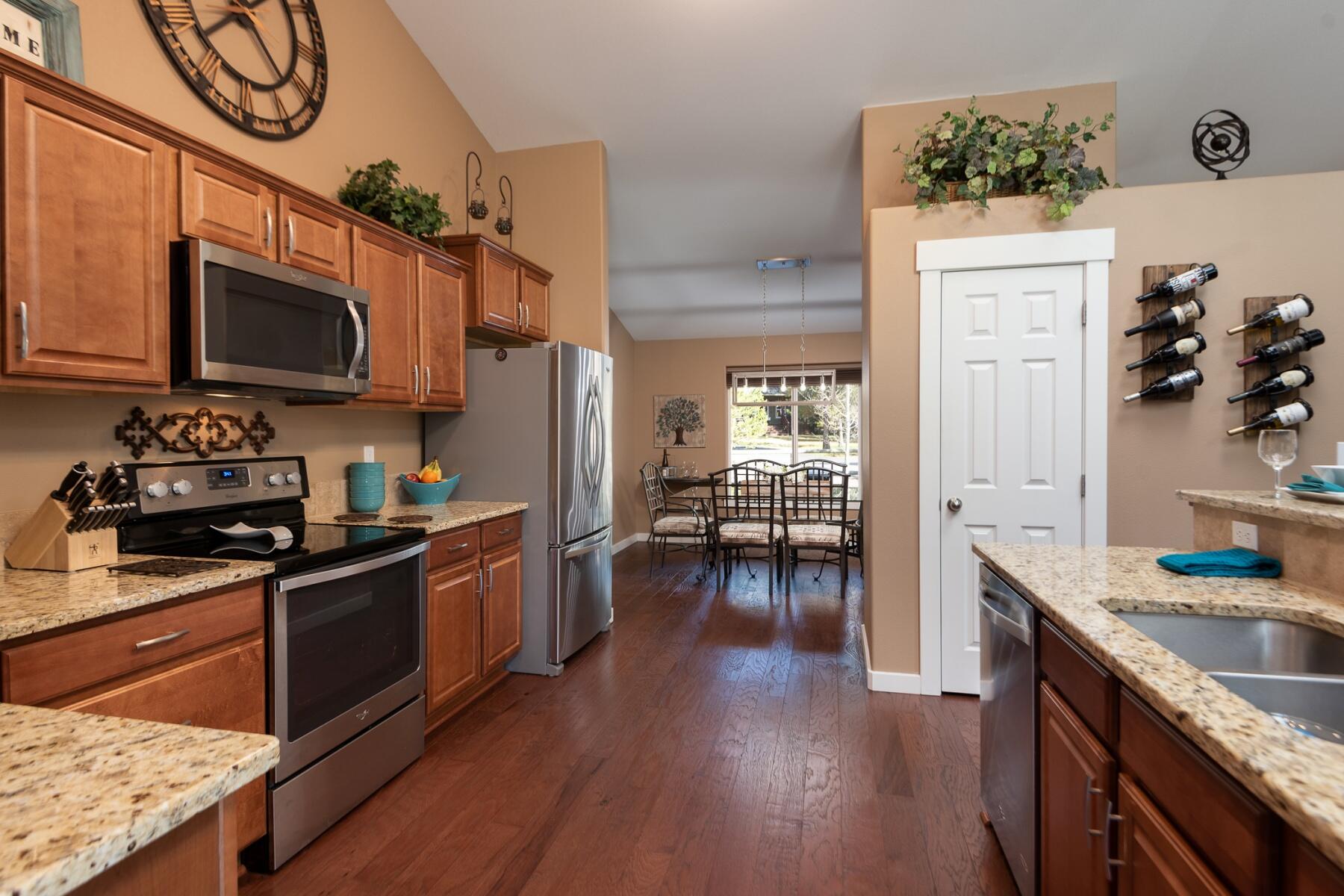 56221 Tree Duck Road Bend, OR 97707 - Photo 6 of 33 batch_06 kitchen to dining