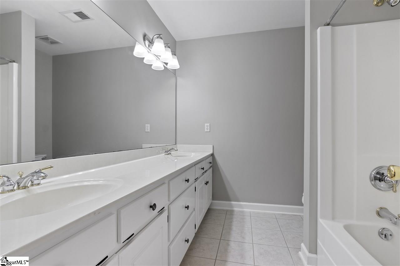 609 Abbey Road Easley, SC 29642 - Photo 19 of 36 Gallery Image 19