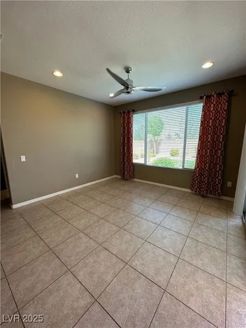 $3,100 | 8236 Serpentine Sands Street, Las Vegas, NV 89166
