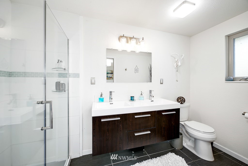 3914 Southwest 97th Street Seattle, WA 98136 - Photo 11 of 26 Gallery Image 11