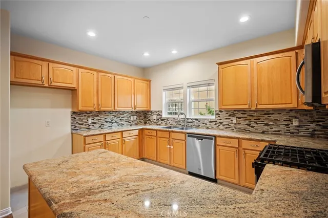 $5,000 | 415 East Dryden Street, Unit 108, Glendale, CA 91207