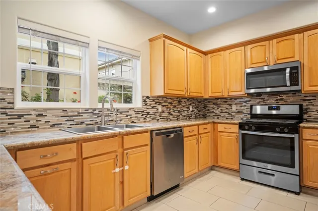 $5,000 | 415 East Dryden Street, Unit 108, Glendale, CA 91207