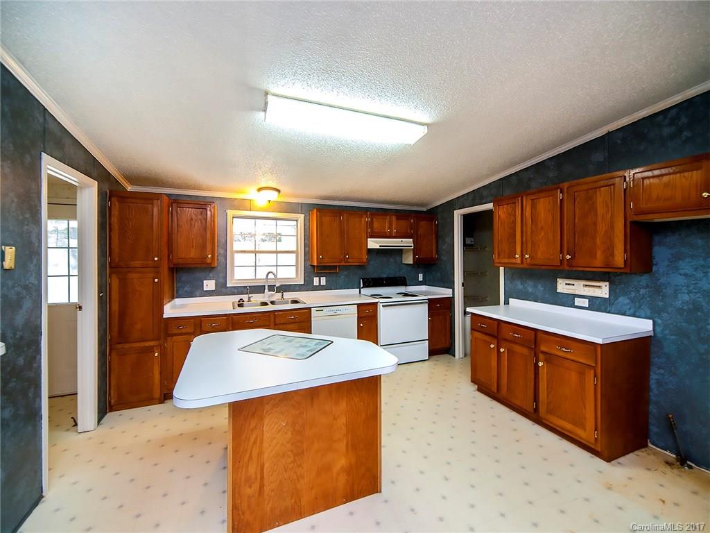 2886 Hart Road Clover, SC 29710 - Photo 8 of 24 Gallery Image 8
