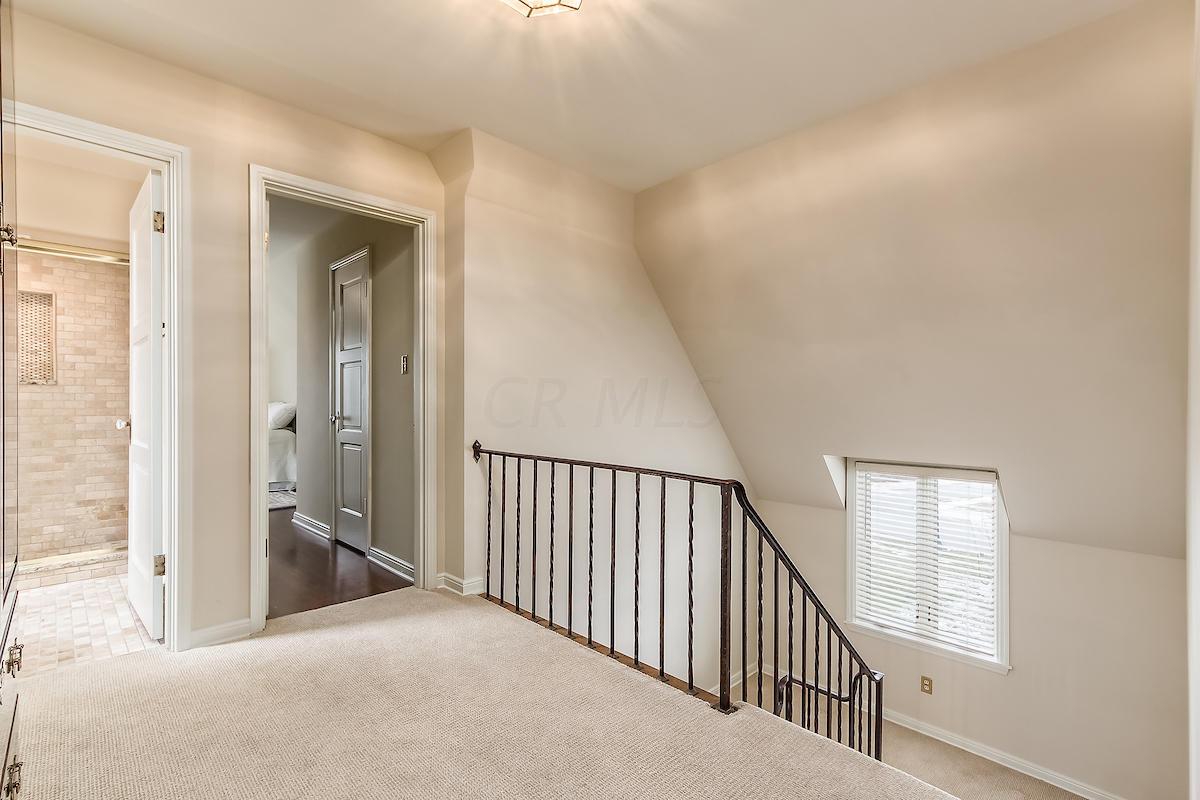 2340 Oxford Road Columbus, OH 43221 - Photo 20 of 40