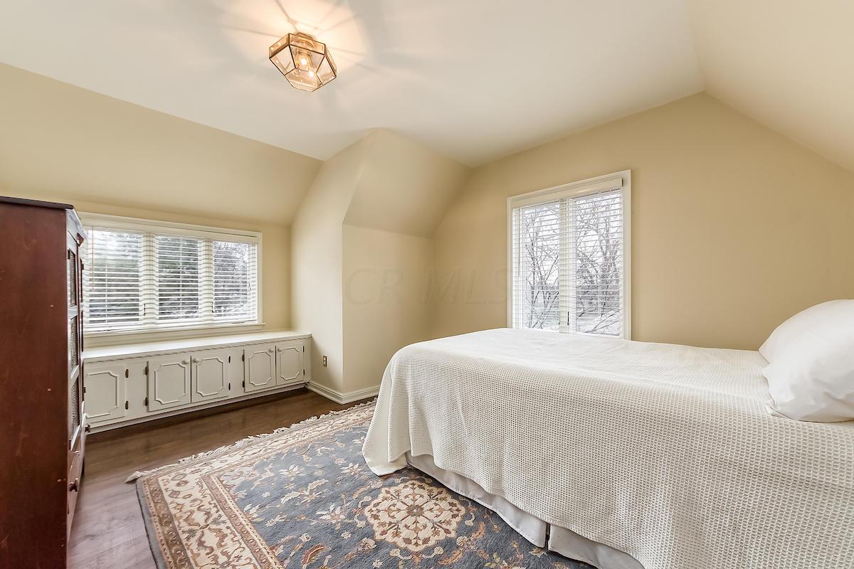 2340 Oxford Road Columbus, OH 43221 - Photo 24 of 40