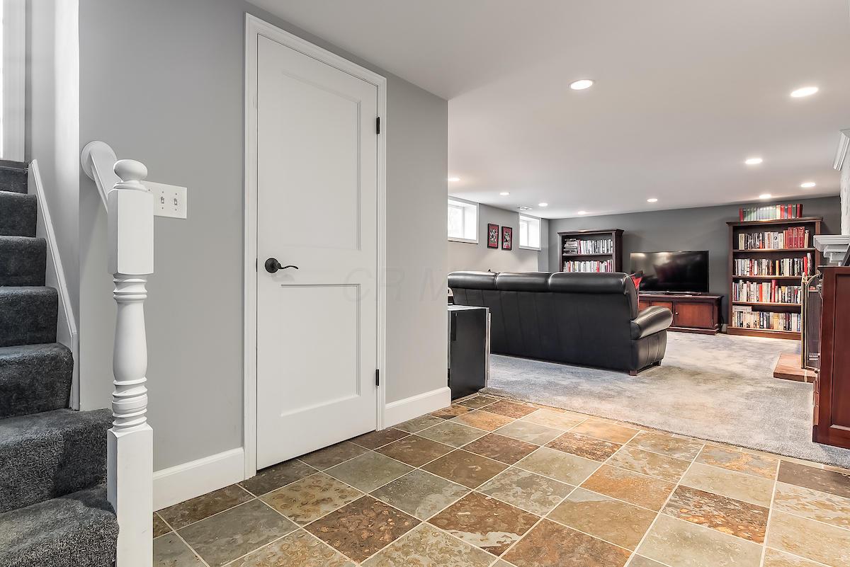 2340 Oxford Road Columbus, OH 43221 - Photo 26 of 40