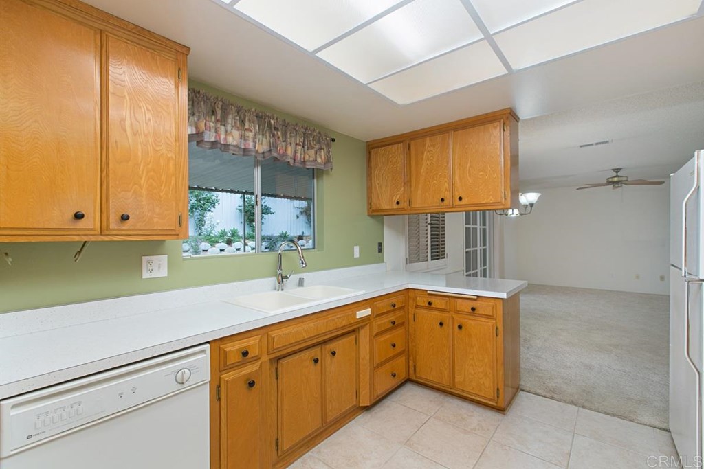 938 Doris Drive Encinitas, CA 92024 - Photo 8 of 25