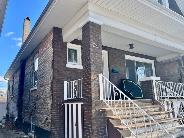 $275,000 | 2511 Elmwood Avenue, Berwyn, IL 60402