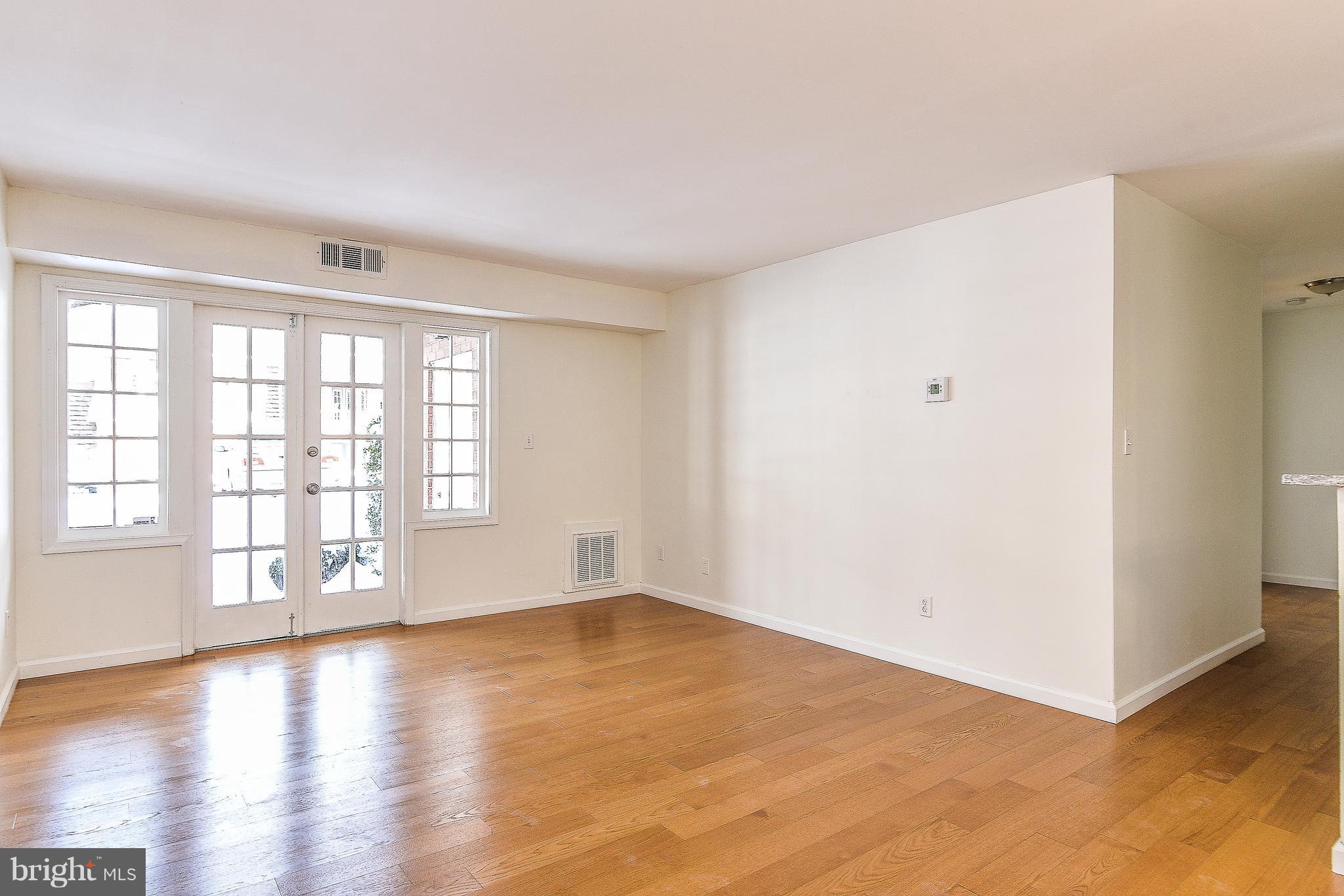 5906 Bayshire Road, Unit 168 Springfield, VA 22152 - Photo 3 of 24 Gallery Image 3