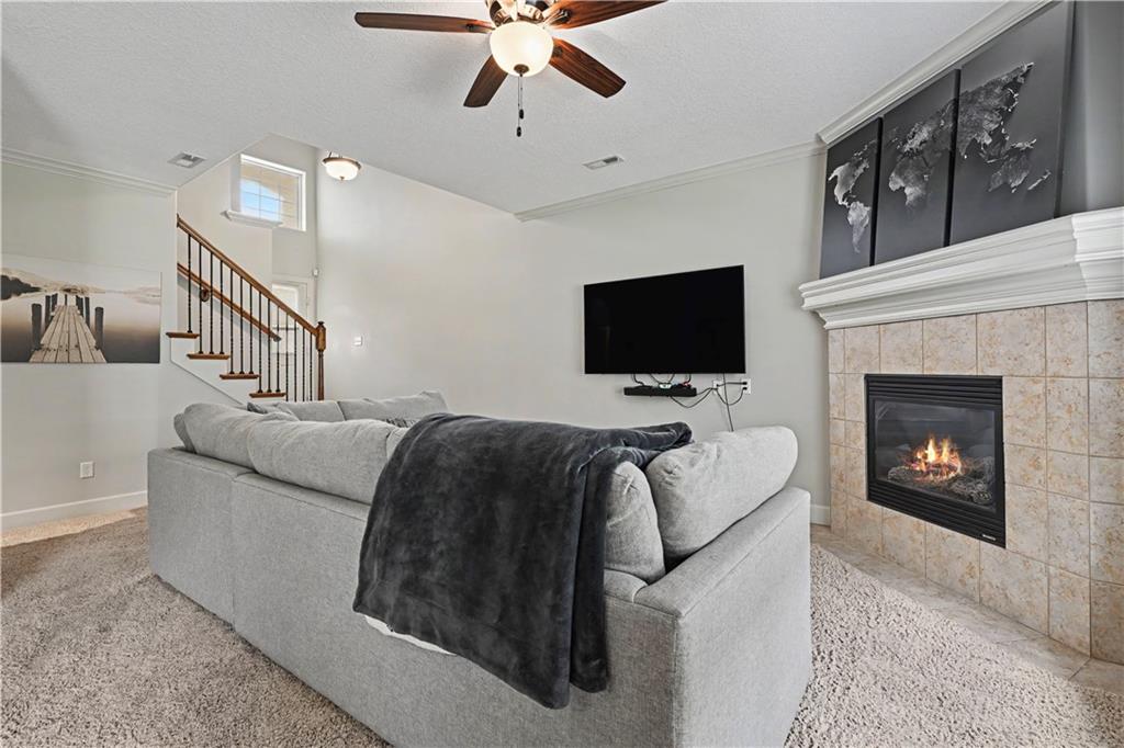 8928 Inkster Street Lenexa, KS 66227 - Photo 7 of 31