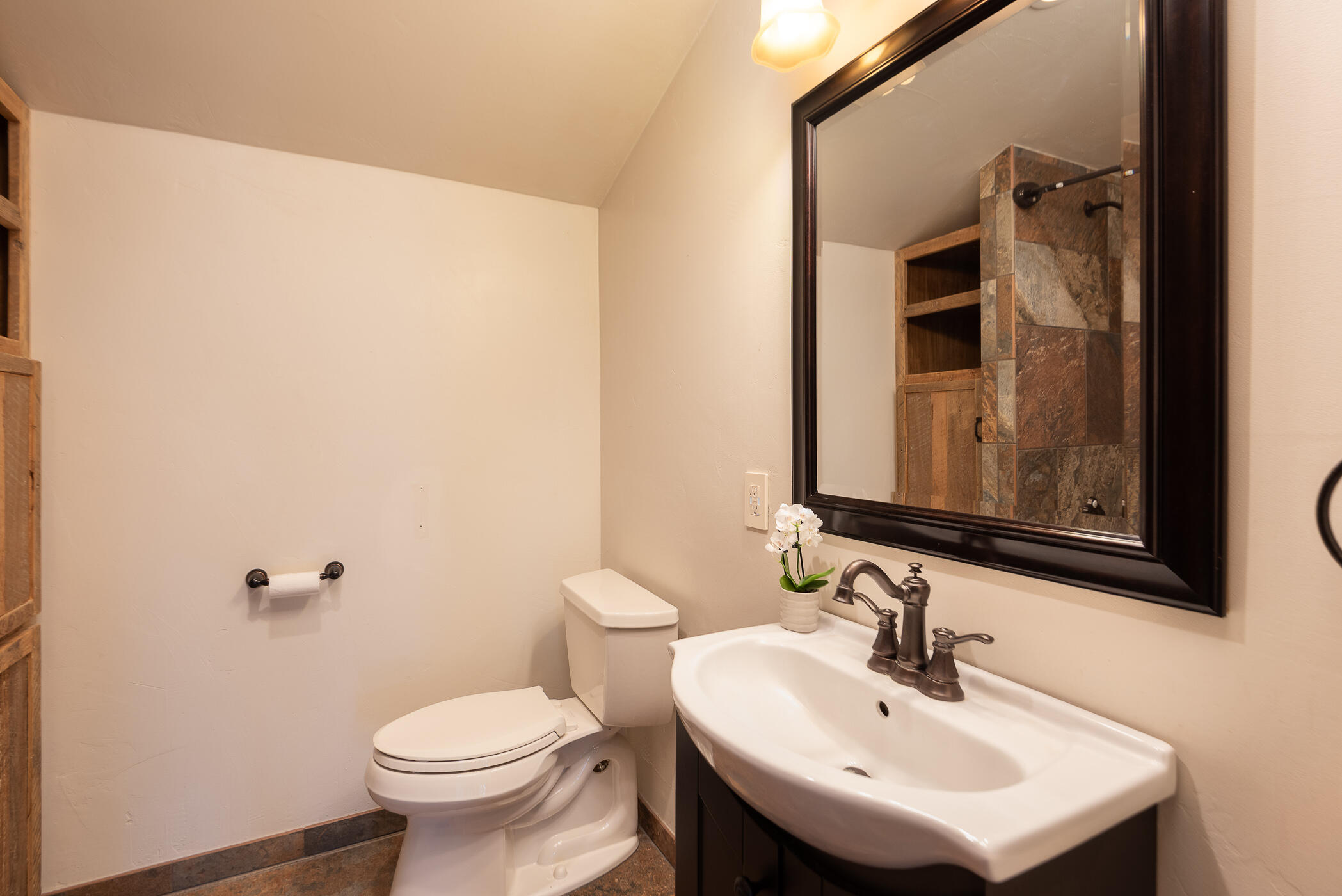 65025 Hunnell Road Bend, OR 97703 - Photo 22 of 50 22Hall Bath