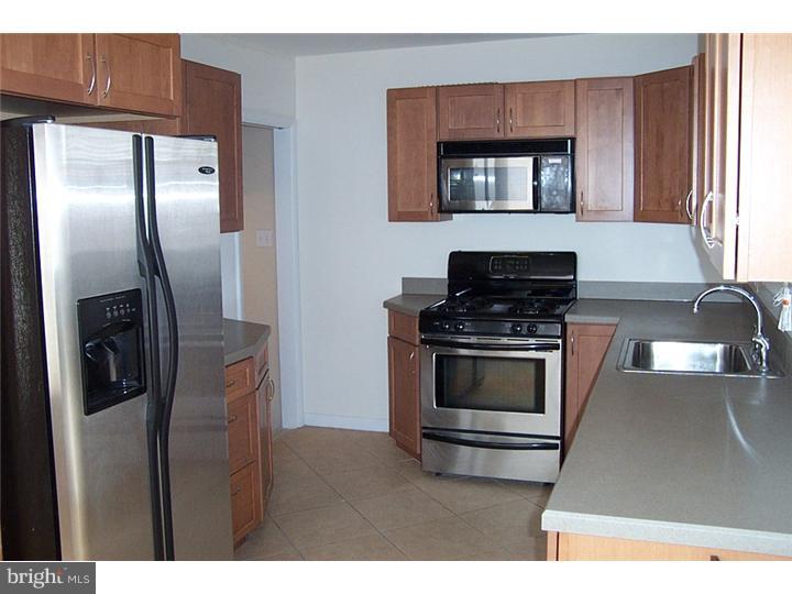 1518 Thornberry Road Wyncote, PA 19095 - Photo 4 of 11 Gallery Image 4