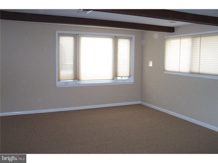 1518 Thornberry Road Wyncote, PA 19095 - Photo 6 of 11 Gallery Image 6