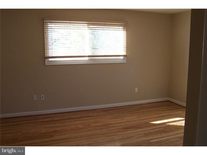 1518 Thornberry Road Wyncote, PA 19095 - Photo 8 of 11 Gallery Image 8