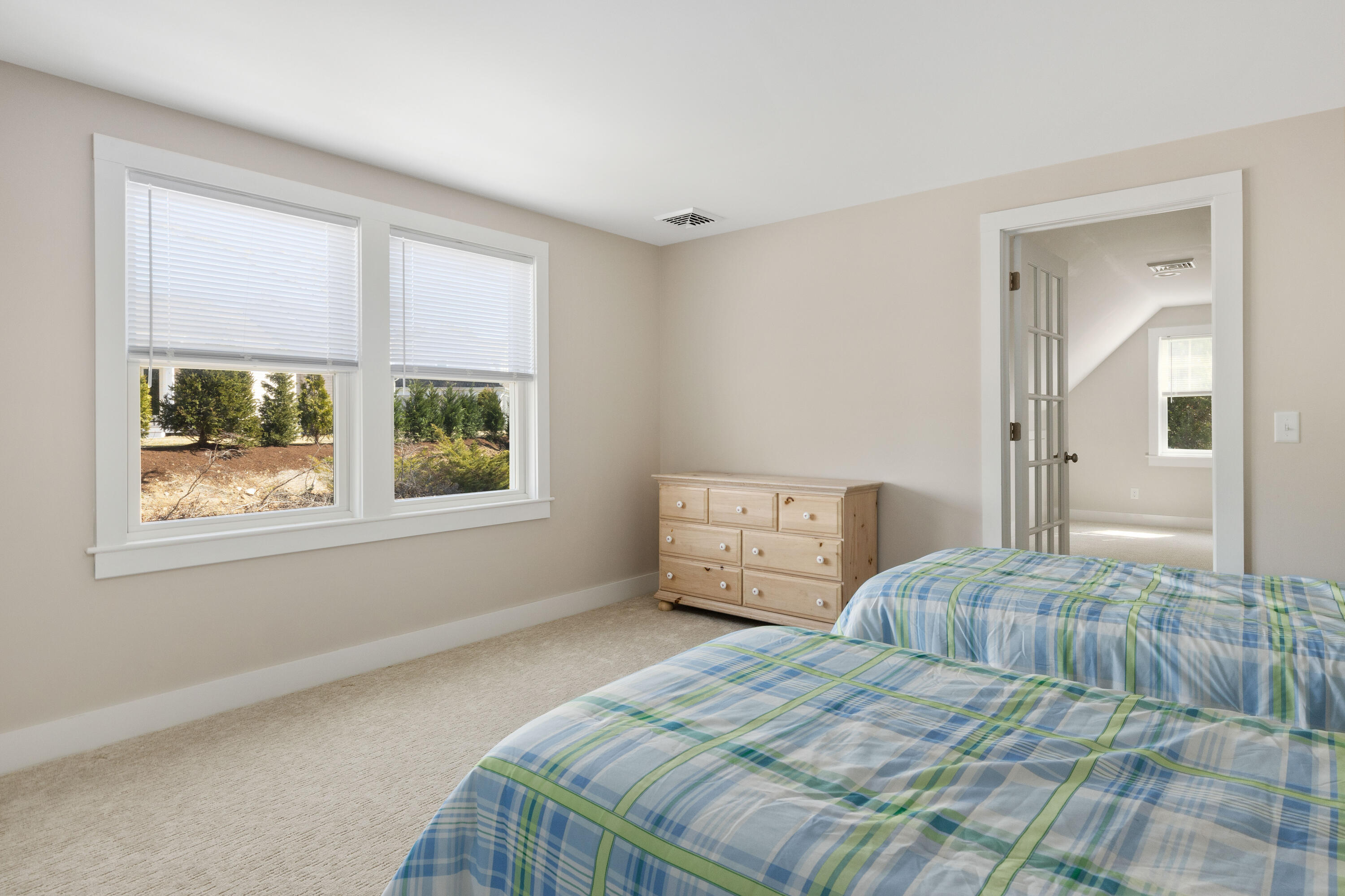 129 Hardings Beach Road Chatham, MA 02633 - Photo 21 of 33 129HarLR-40