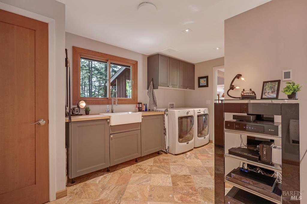 17600 Willow Creek Road Occidental, CA 95465 - Photo 17 of 79 Laundry located to the side of the office. Access door to garage too.