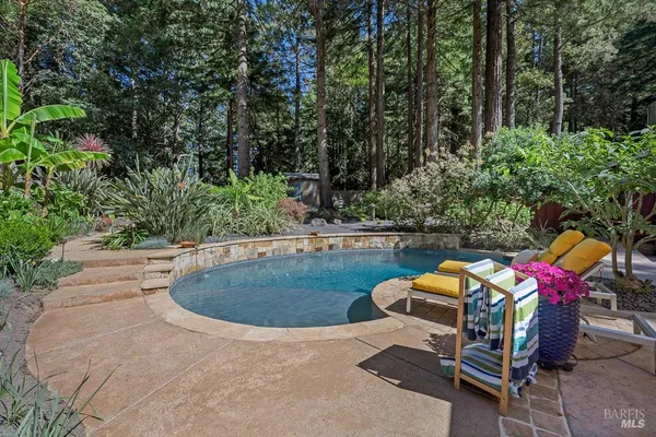$1,550,000 | 17600 Willow Creek Road, Occidental, CA 95465