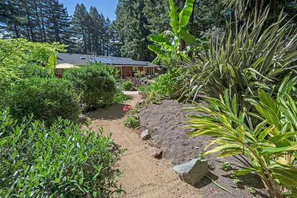 $1,550,000 | 17600 Willow Creek Road, Occidental, CA 95465