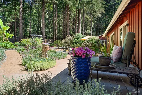 $1,550,000 | 17600 Willow Creek Road, Occidental, CA 95465