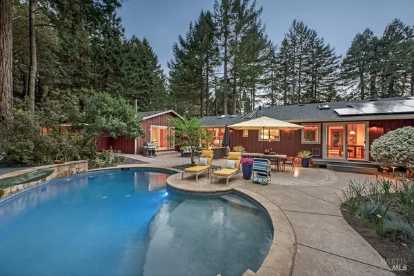 $1,550,000 | 17600 Willow Creek Road, Occidental, CA 95465