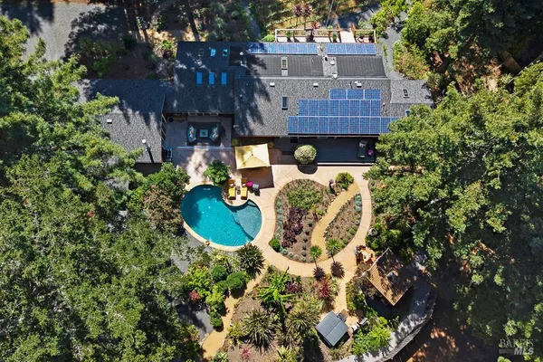 $1,550,000 | 17600 Willow Creek Road, Occidental, CA 95465