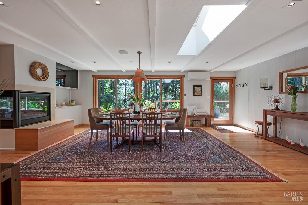 17600 Willow Creek Road Occidental, CA 95465 - Photo 9 of 79 Spacious and sunny dining area.