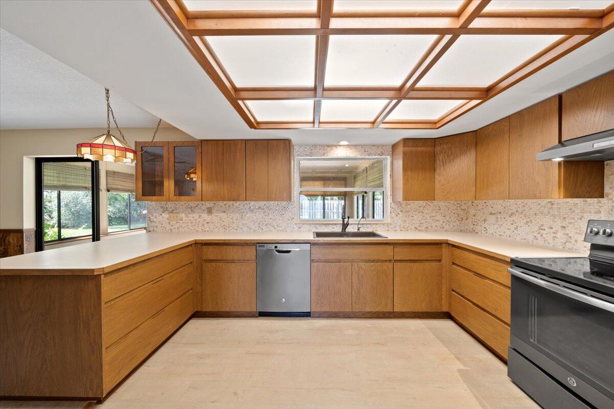 2628 Reed Avenue Melbourne, FL 32901 - Photo 18 of 80 18-Photo-24