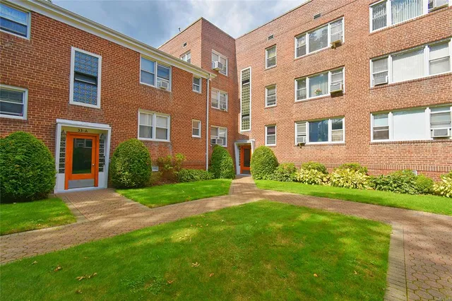 $199,000 | 33 West Grand Street, Unit A2A, Mount Vernon, NY 10552