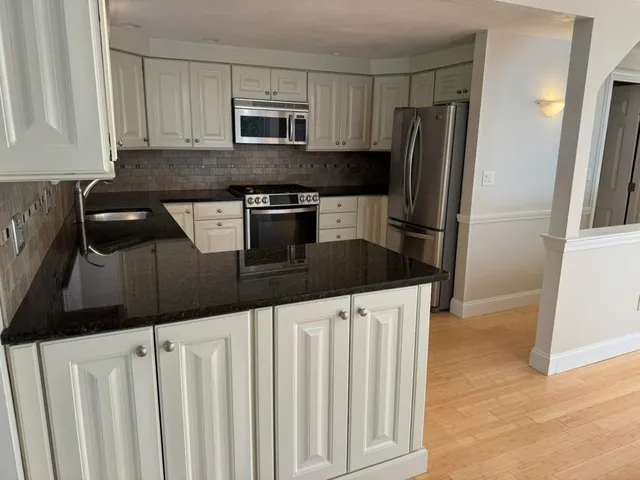 $3,700 | 27 Pine Meadows Drive, Unit 27, Exeter, NH 03833