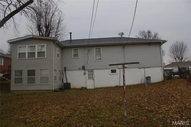 $115,000 | 212 Boyd Drive, Louisiana, MO 63353